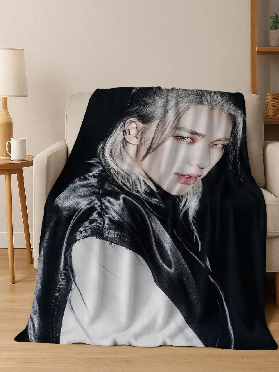 D Hyunjin Solo KPOP Flannel Th - đánh giá và giá Home Office Cozy